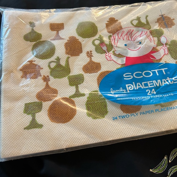 VTG Sealed package of paper placemats 24 Qty. By Scott. Rare find!!! Dated 1967 - Picture 2 of 8